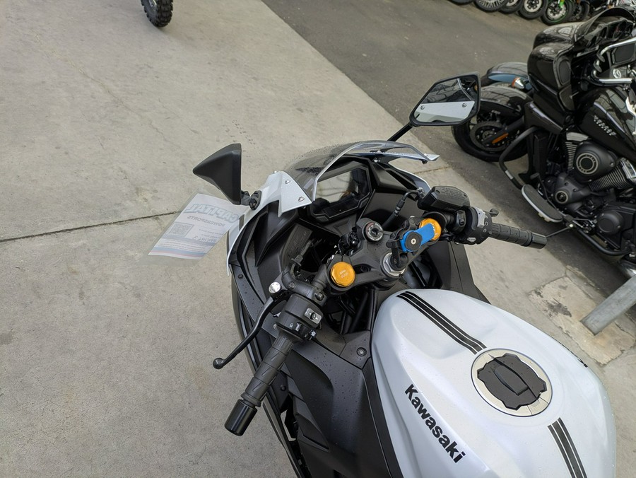 2025 Kawasaki Ninja® ZX™-4RR KRT Edition ABS