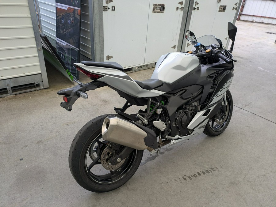 2025 Kawasaki Ninja® ZX™-4RR KRT Edition ABS