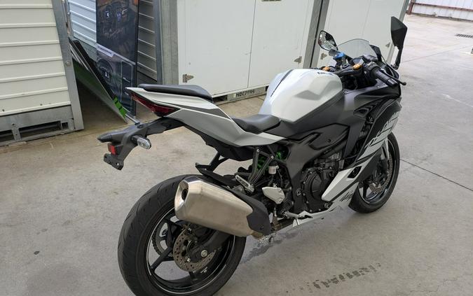 2025 Kawasaki Ninja® ZX™-4RR KRT Edition ABS