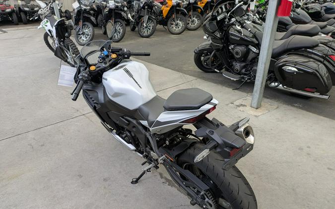 2025 Kawasaki Ninja® ZX™-4RR KRT Edition ABS