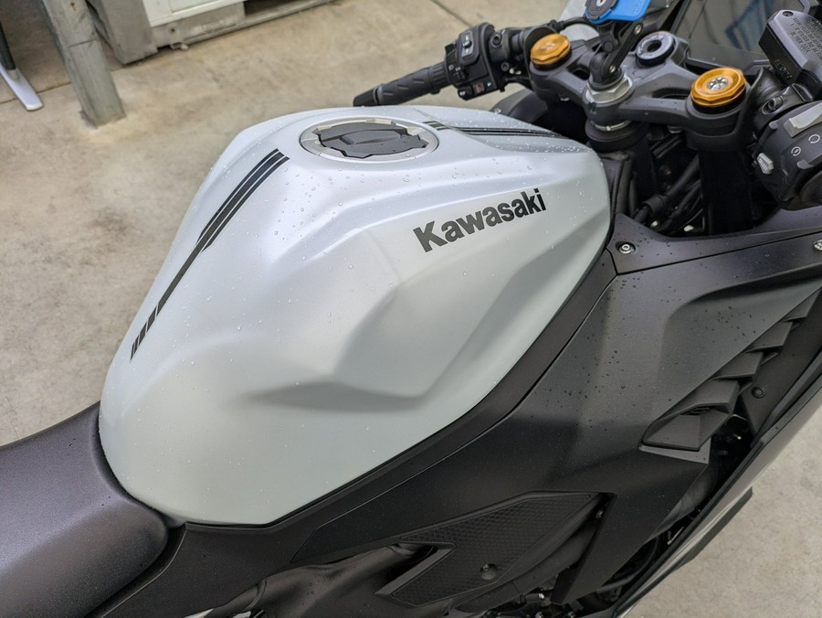 2025 Kawasaki Ninja® ZX™-4RR KRT Edition ABS