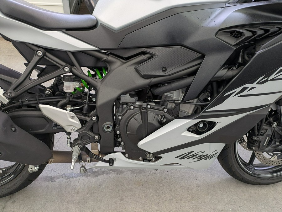 2025 Kawasaki Ninja® ZX™-4RR KRT Edition ABS
