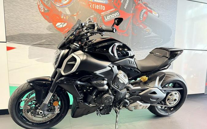 2024 Ducati Diavel V4 Black