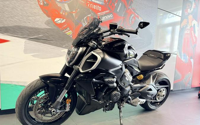 2024 Ducati Diavel V4 Black