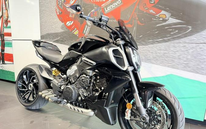2024 Ducati Diavel V4 Black