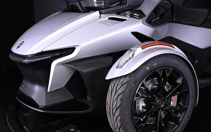 2023 Can-Am® Spyder RT Limited Dark Wheels