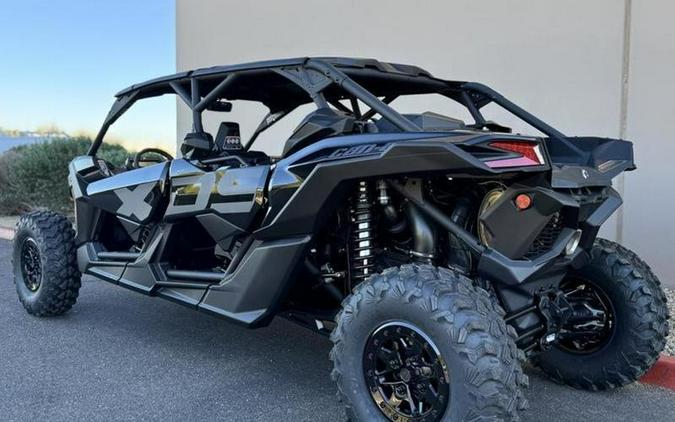2026 Can-Am® Maverick X3 MAX X ds Turbo RR Triple Black_7.6 in.