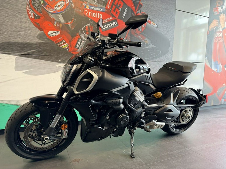 2024 Ducati Diavel V4 Black