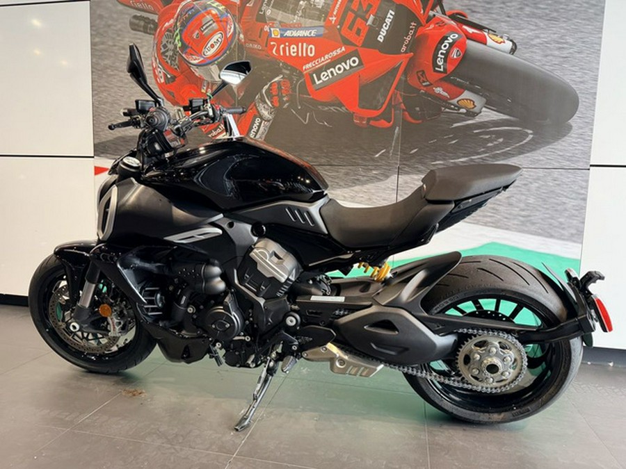 2024 Ducati Diavel V4 Black