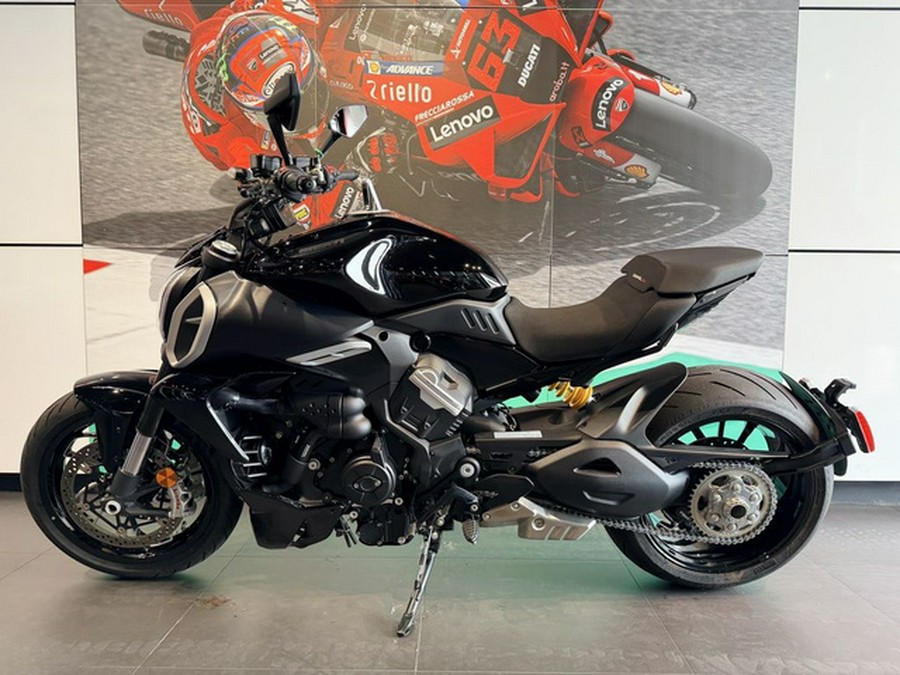 2024 Ducati Diavel V4 Black