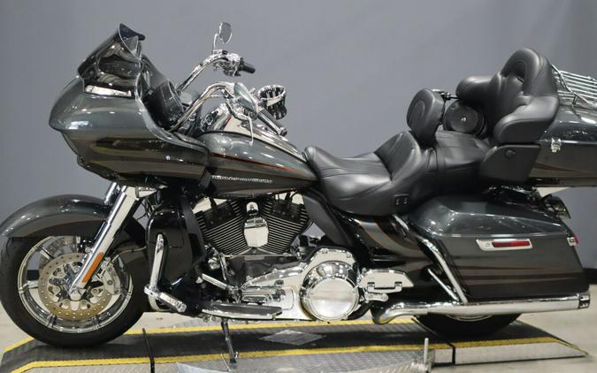 2016 Harley-Davidson® Road Glide® Ultra FLTRU