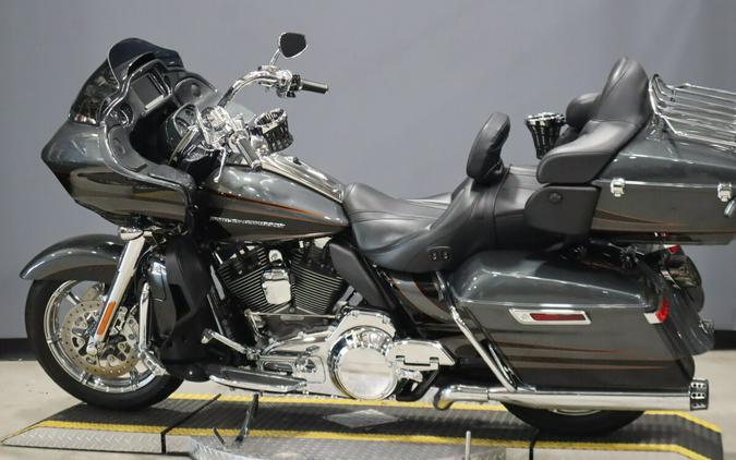 2016 Harley-Davidson® Road Glide® Ultra FLTRU