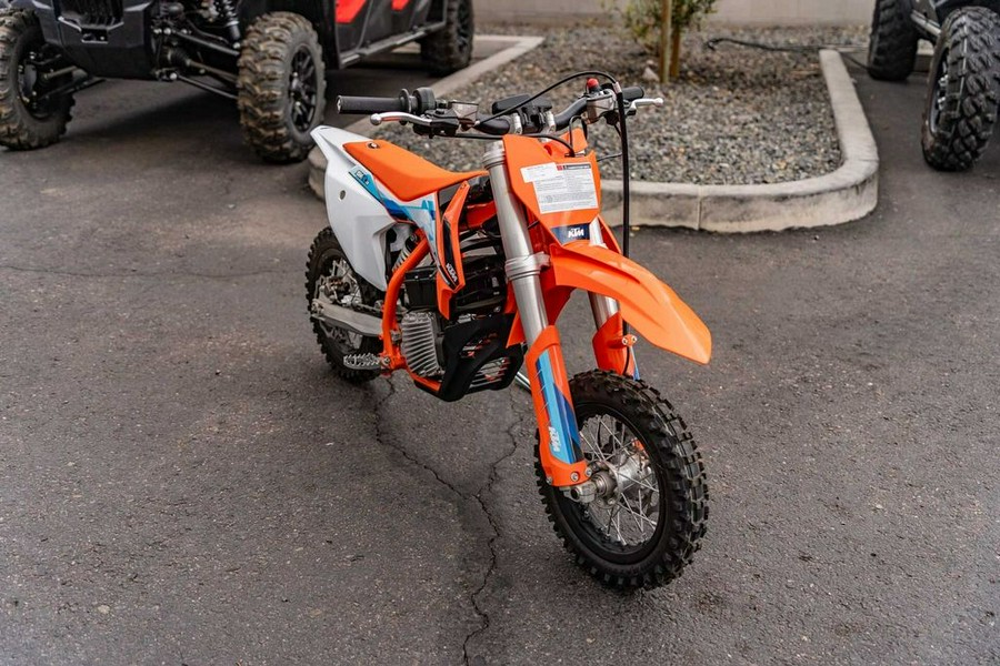 2024 KTM SX-E 3