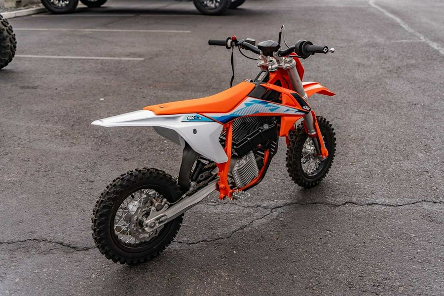 2024 KTM SX-E 3