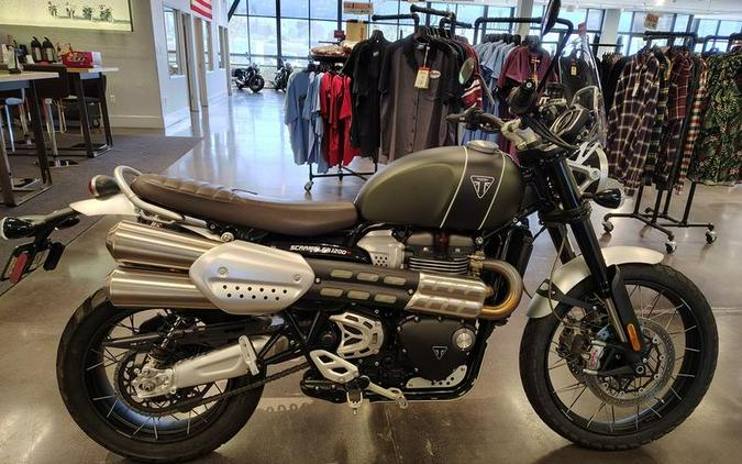 2022 Triumph Scrambler 1200 XC Matt Khaki Green Matt Jet Black