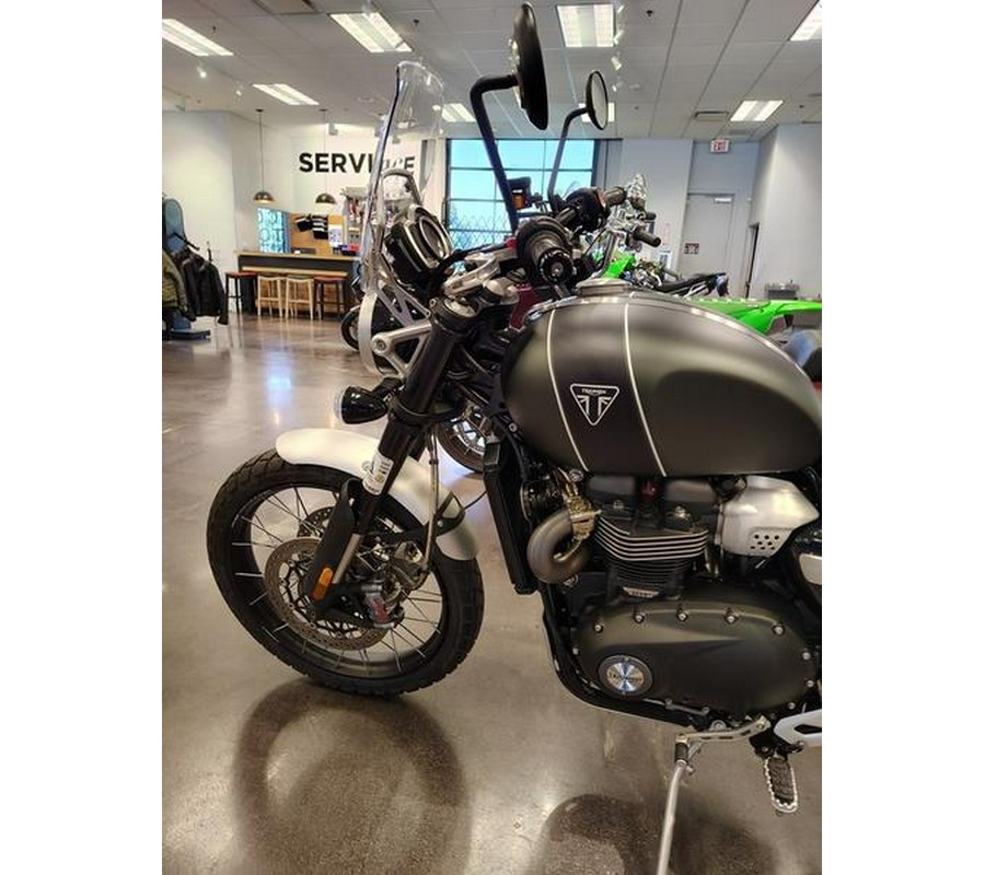 2022 Triumph Scrambler 1200 XC Matt Khaki Green Matt Jet Black