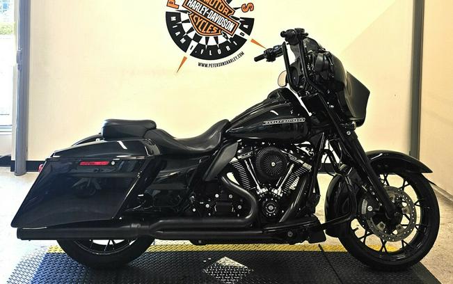 2020 Harley-Davidson® Street Glide® Special Vivid Black