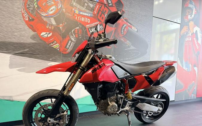 2024 Ducati Hypermotard 698 Mono Red