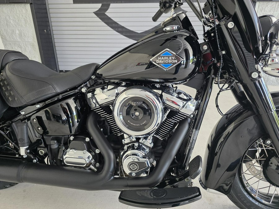 2026 Harley-Davidson® Heritage Classic Vivid Black Black Laced Wheels