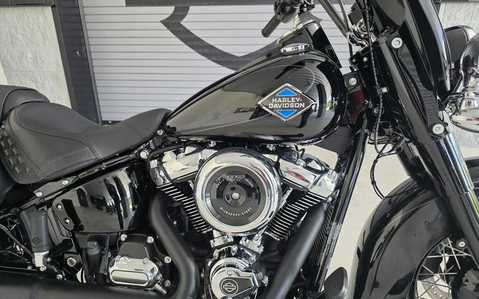 2026 Harley-Davidson® Heritage Classic Vivid Black Black Laced Wheels