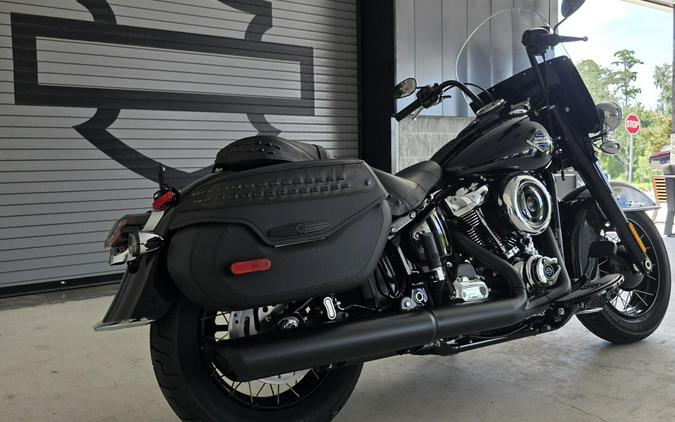 2026 Harley-Davidson® Heritage Classic Vivid Black Black Laced Wheels