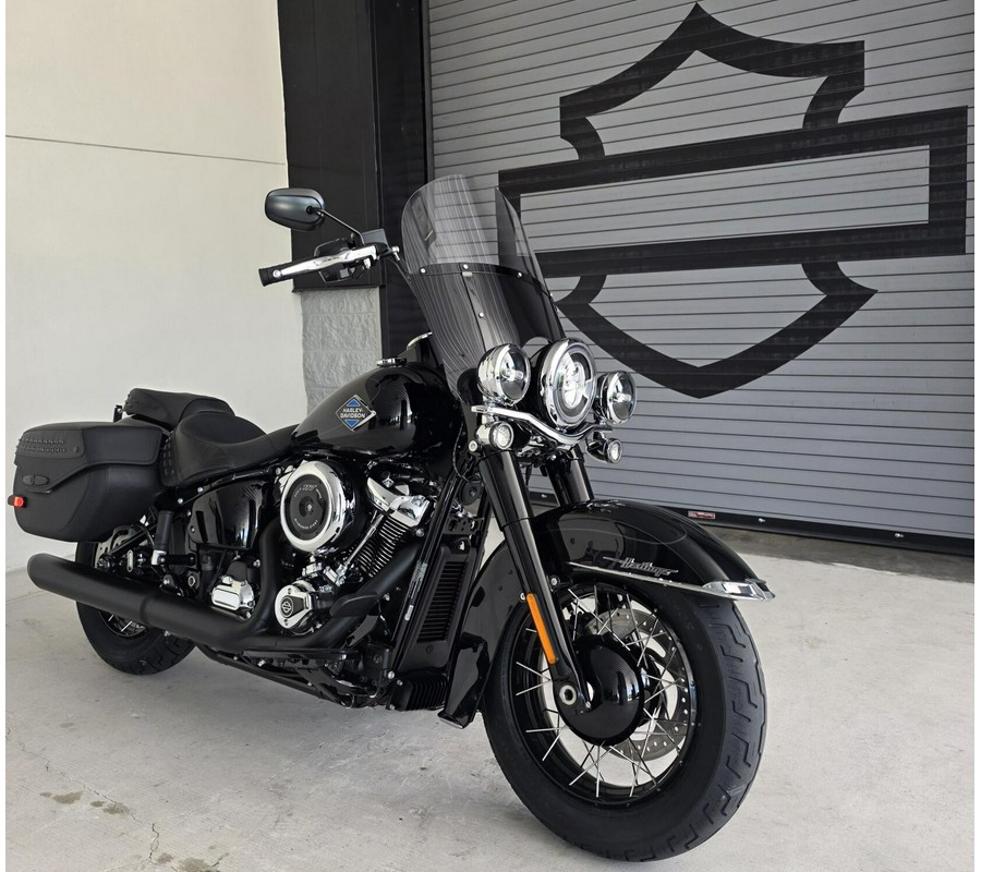 2026 Harley-Davidson® Heritage Classic Vivid Black Black Laced Wheels