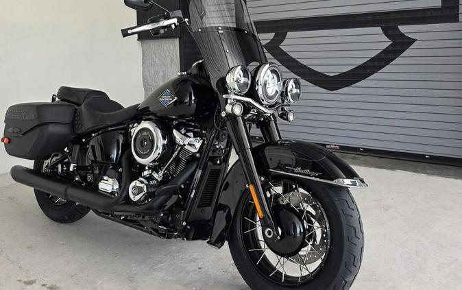 2026 Harley-Davidson® Heritage Classic Vivid Black Black Laced Wheels
