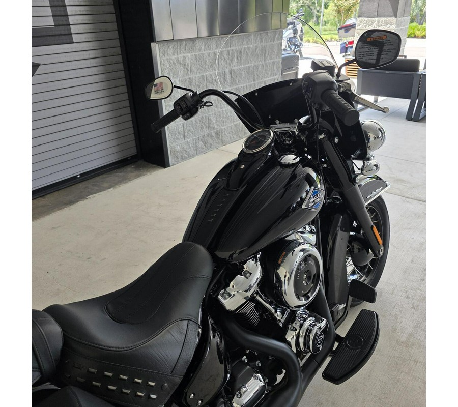 2026 Harley-Davidson® Heritage Classic Vivid Black Black Laced Wheels
