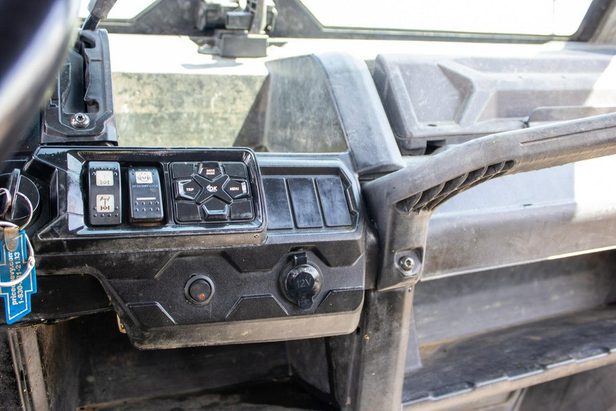 2023 CAN-AM DEFENDER MAX XT HD10