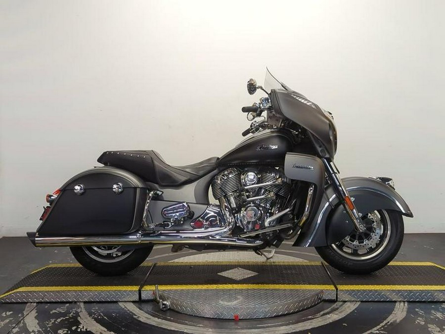 2019 Indian Motorcycle® Roadmaster® Thunder Black