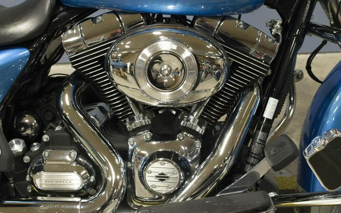 2011 Harley-Davidson® FLHRC - Road King® Classic