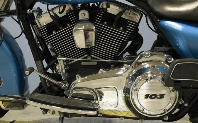 2011 Harley-Davidson® FLHRC - Road King® Classic