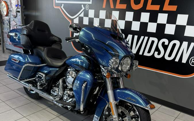 2014 Harley-Davidson® Ultra Limited Custom Colour Daytona Blue