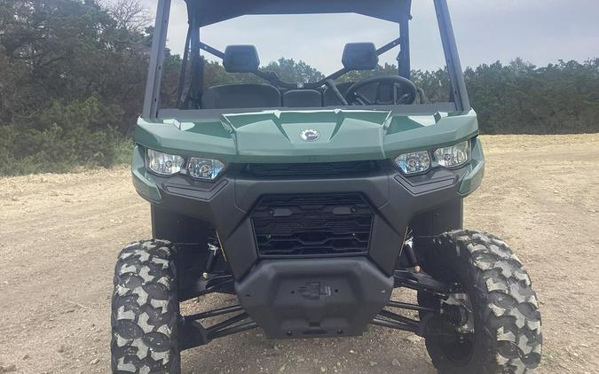 2024 Can-Am® Defender DPS HD7 Tundra Green