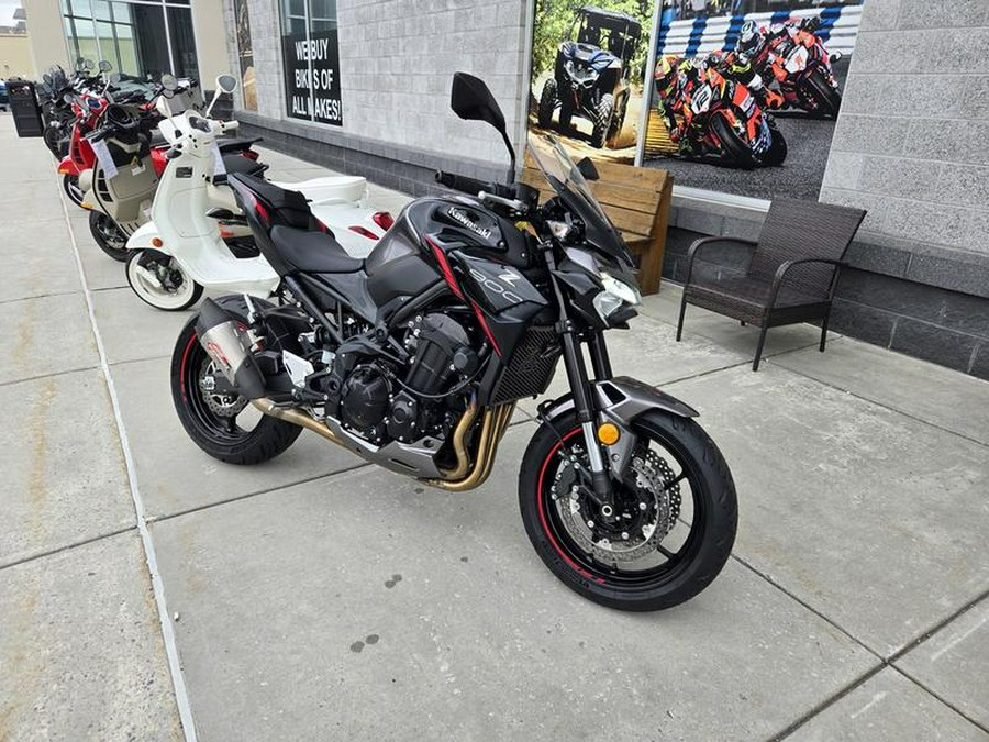 2023 Kawasaki Z900 ABS Metallic Black/Graphite Gray/Flat Black