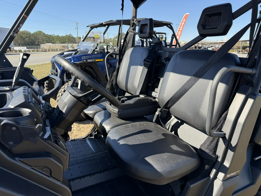 2025 Can-Am Defender HD9