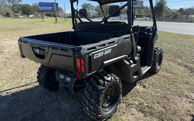 2025 Can-Am Defender HD9