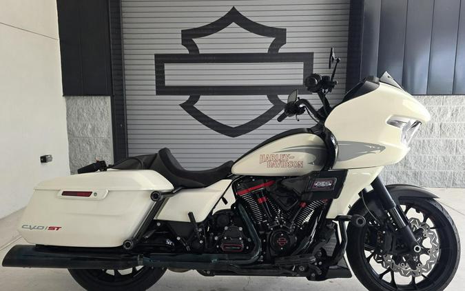 2024 Harley-Davidson® CVO™ Road Glide® ST Golden White Pearl