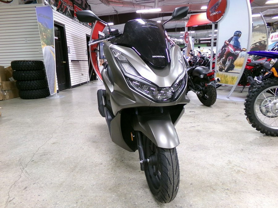 2024 Honda PCX150 ABS
