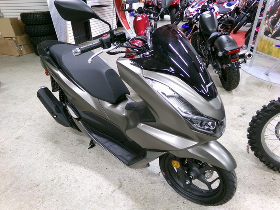 2024 Honda PCX150 ABS