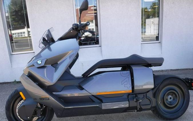 2023 BMW CE 04 Review [Urban Electric Commuter Scooter]