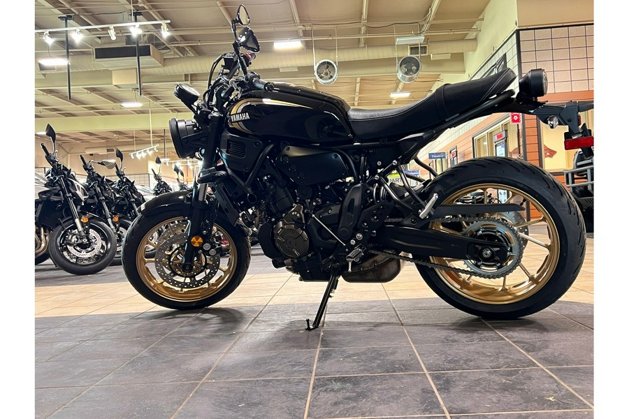 2025 Yamaha XSR700