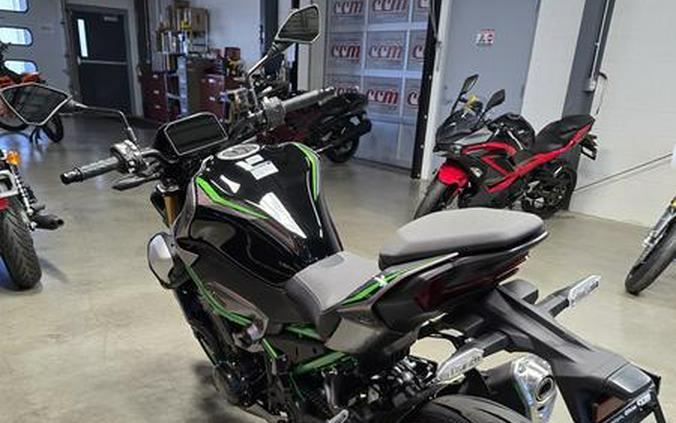 2025 Kawasaki Z900 SE ABS