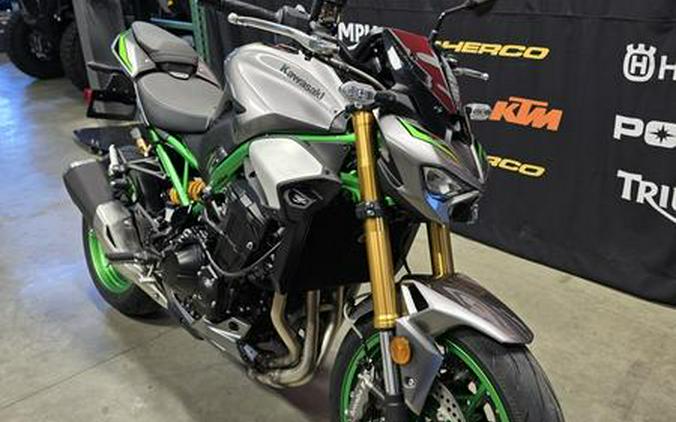 2025 Kawasaki Z900 SE ABS