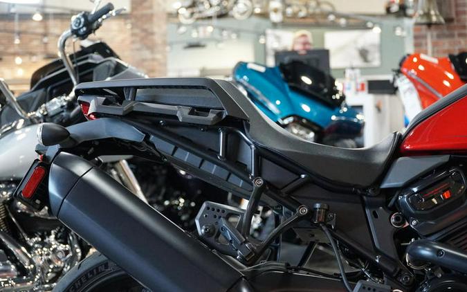2025 Harley-Davidson® RA1250ST - Pan America® 1250 ST