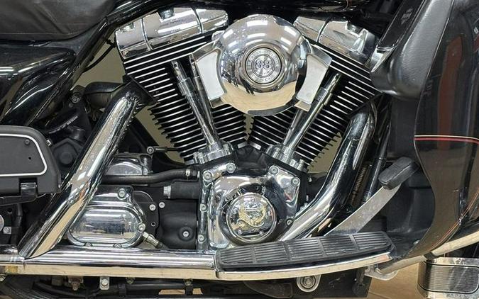 2002 Harley-Davidson® FLHTCU