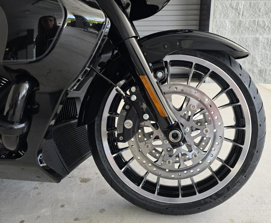 2026 Harley-Davidson® Road Glide Limited Vivid Black Black Trim
