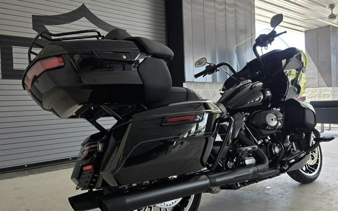 2026 Harley-Davidson® Road Glide Limited Vivid Black Black Trim