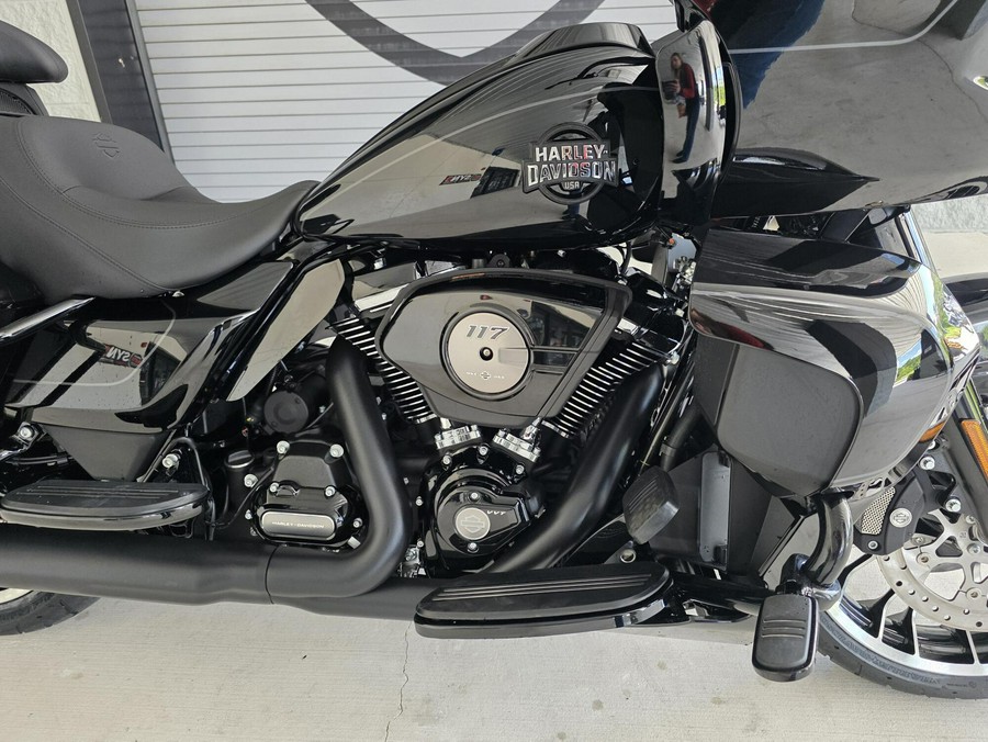 2026 Harley-Davidson® Road Glide Limited Vivid Black Black Trim