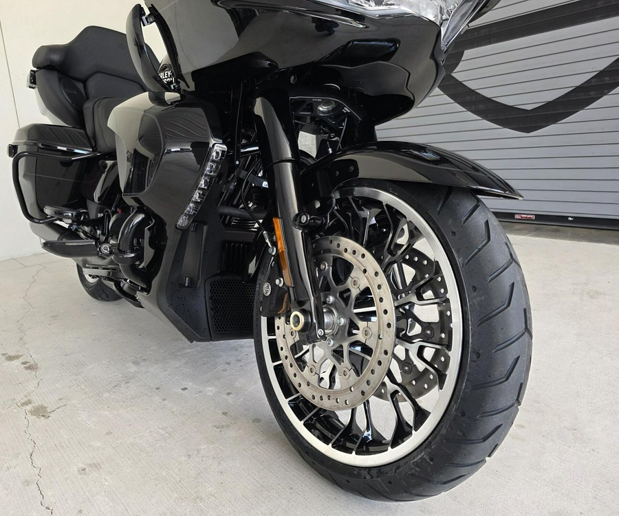 2026 Harley-Davidson® Road Glide Limited Vivid Black Black Trim